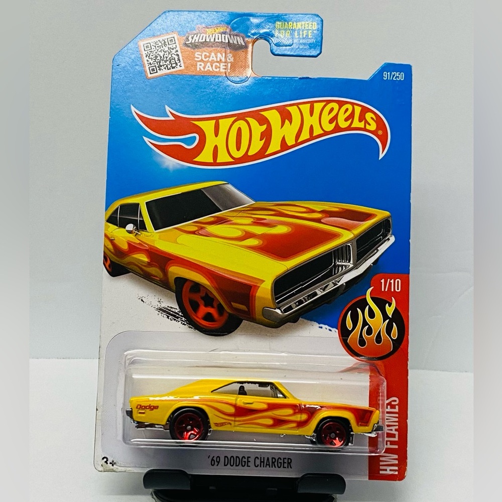 Hot Wheels ‘69 Dodge Charger HW Flames!